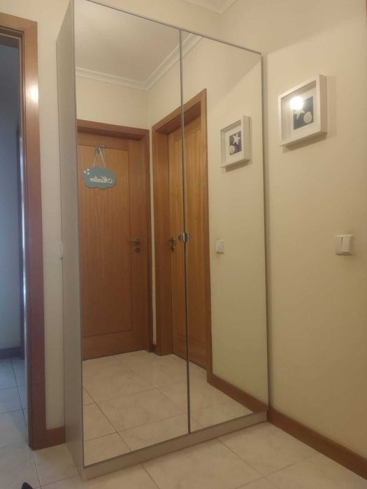 Sapateira em ótimo estado