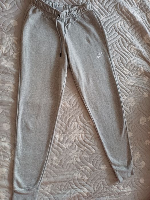 Sprzedam spodnie dresowe nike