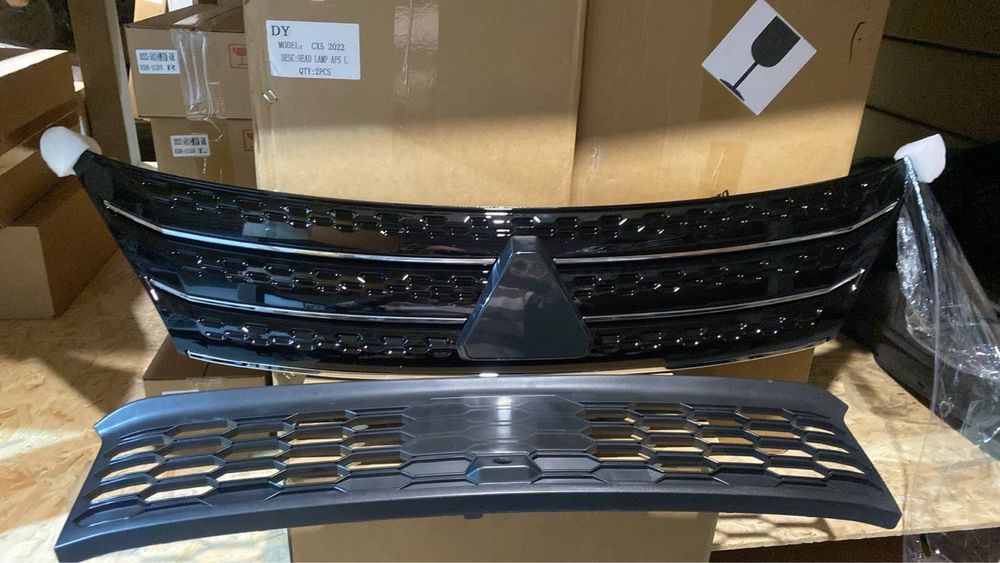 Решітка Mitsubishi Outlander 4 2022 2023 2025 (верх/низ) Решітка верхня Аутлендер 4 нижня