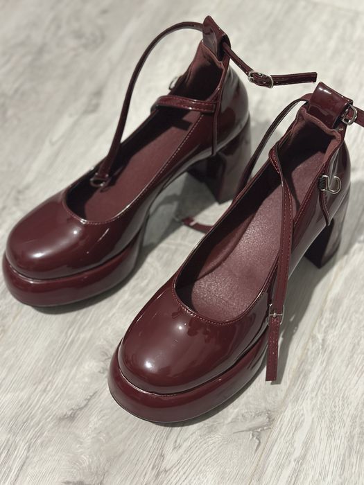 Туфлі Мері Джейн Лоліта