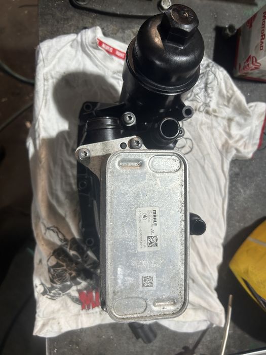 Корпус масляного фильтра с теплообмениками   BMW 3.0d N57B30