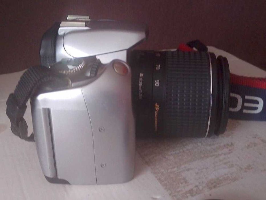 Продам  плівковий дзеркальний фотоапарат Canon 300V