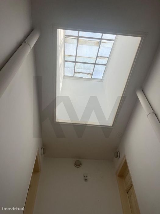 Apartamento T2 Totalmente Remodelado para Arrendamento | Lapa, Lisboa