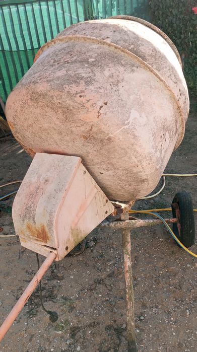 Продам бетономешалку