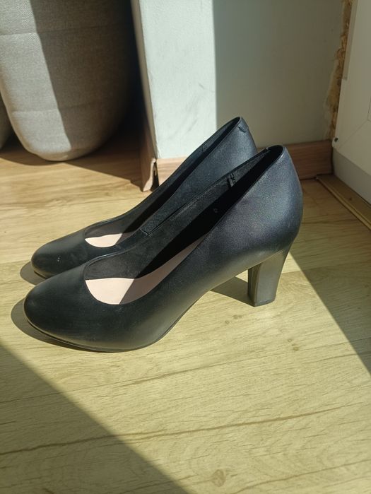 Czółenka na słupku