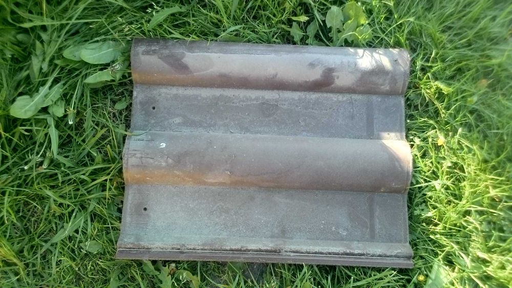 Полімер-пісчана черепиця, розм. однієї 31см х 40 см, коньки та вітрові