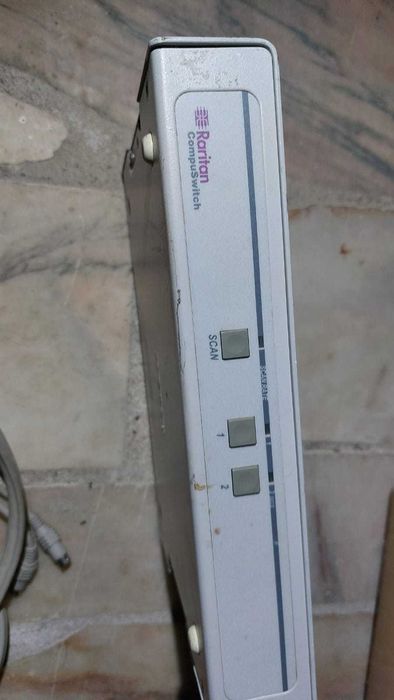 KVM Raritan CS2-PENT p/ dois computadores