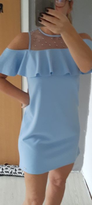 Krótka sukienka firmy mohito w rozmiarze xs