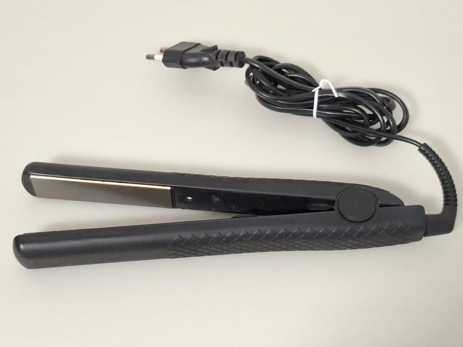 Placa alisamento de cabelo Titanium Novas