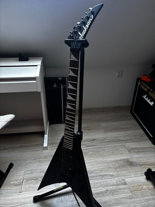 Gitara Jackson KVXMG King V Satin Black
