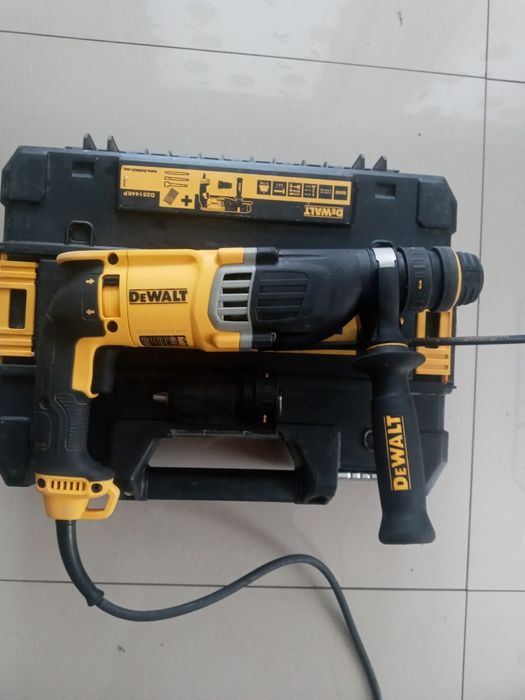 Mlotowiertarka udarowa DEWALT  D25144K