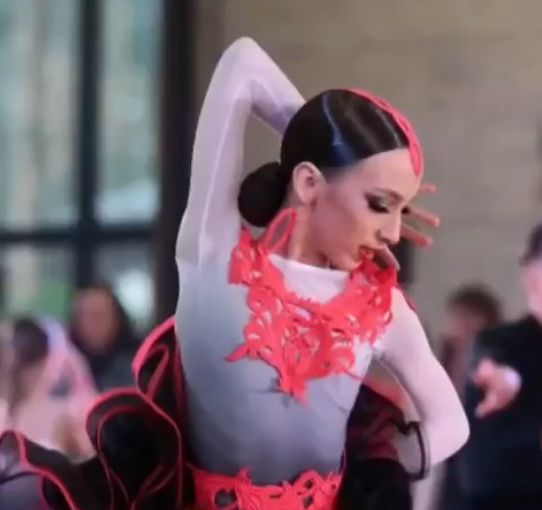 Сукня для бальниз танців, латина, Юніори 1