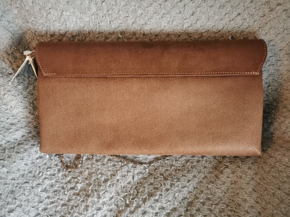 Pochete castanha