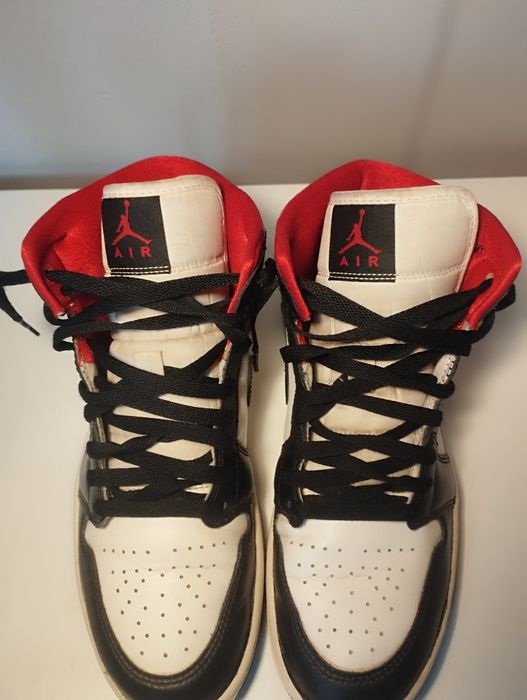 Jordan 1 MID Gym Red panda