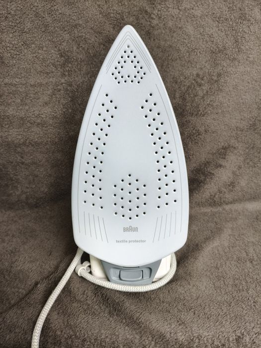 Продам утюг Braun