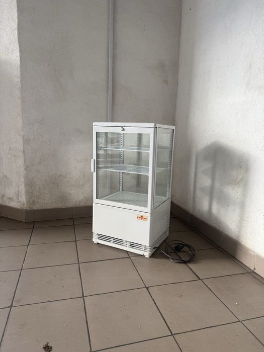 Холодильна Вітрина Біла Frosty Кондитерська Обʼєм 58 Літрів