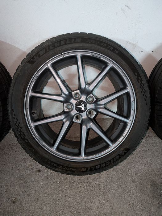 Jantes Tesla 18” Originais + Pneus Michelin 235/45 R18