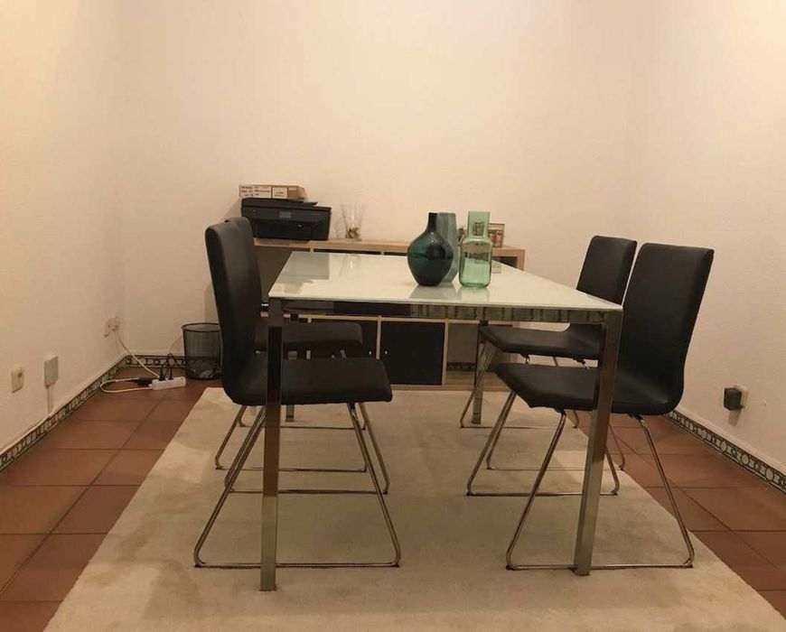 Mesa de Jantar TORSBY Mesa Jantar 135 x 85 cm | Excelente Estado