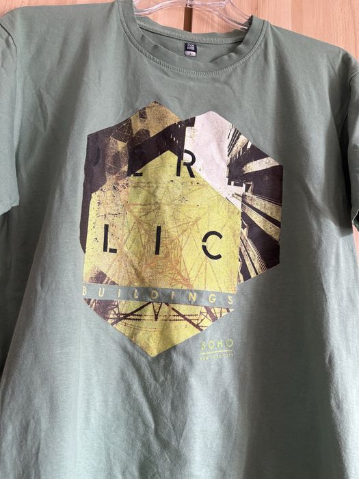 Zielona koszulka z nadrukiem