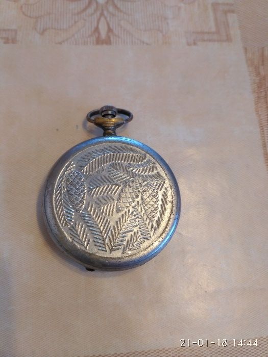 Часы карманные старые