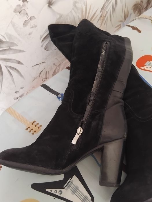 Продам женские сапоги