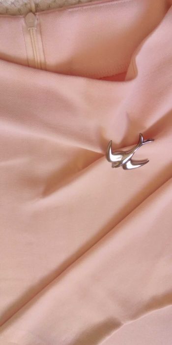 Wygodna sukienka koktajlowa wieczorowa na imprezę jasny róż xs [34)