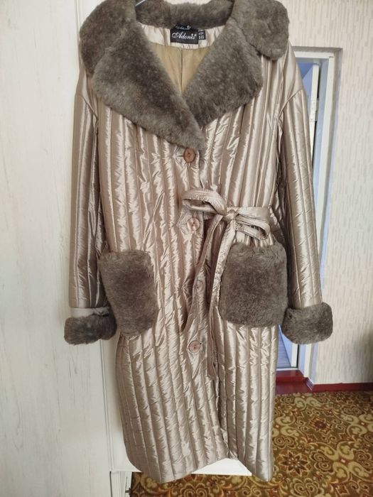 Пальто зимове, хутро натуральне