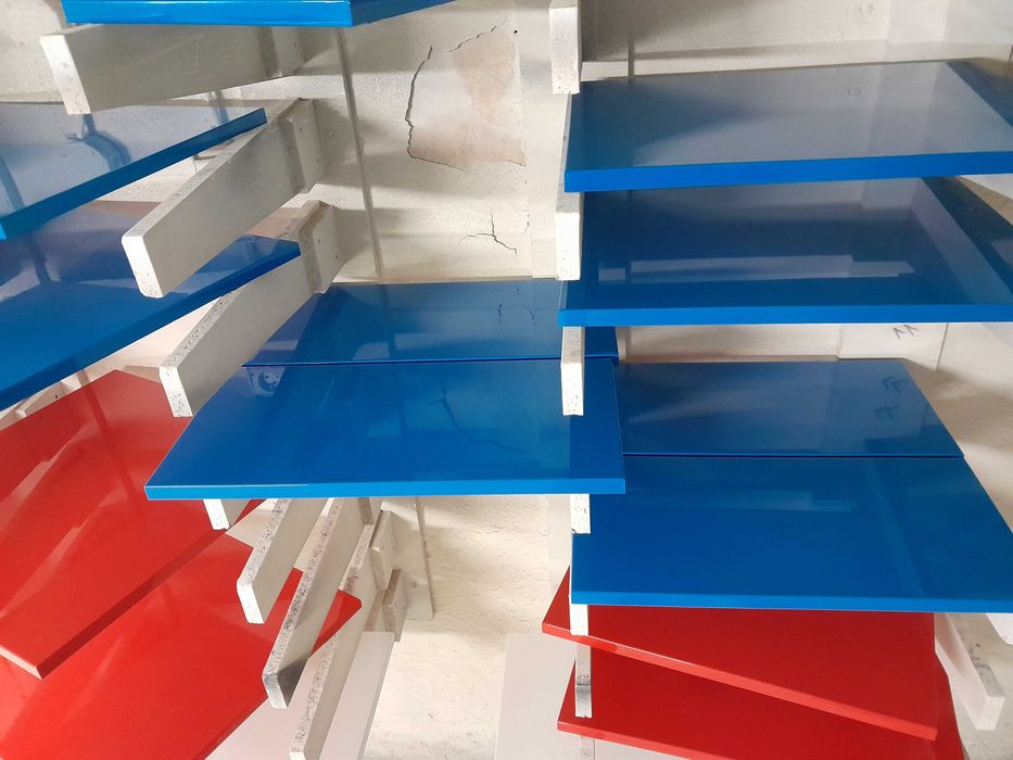 Lakierowanie frontów meblowych