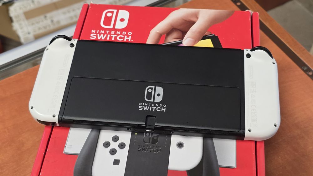 Konsola Nintendo Switch OLED biała, stan bdb