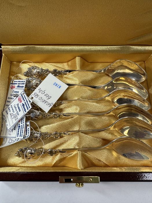 Набор серебряных ложек