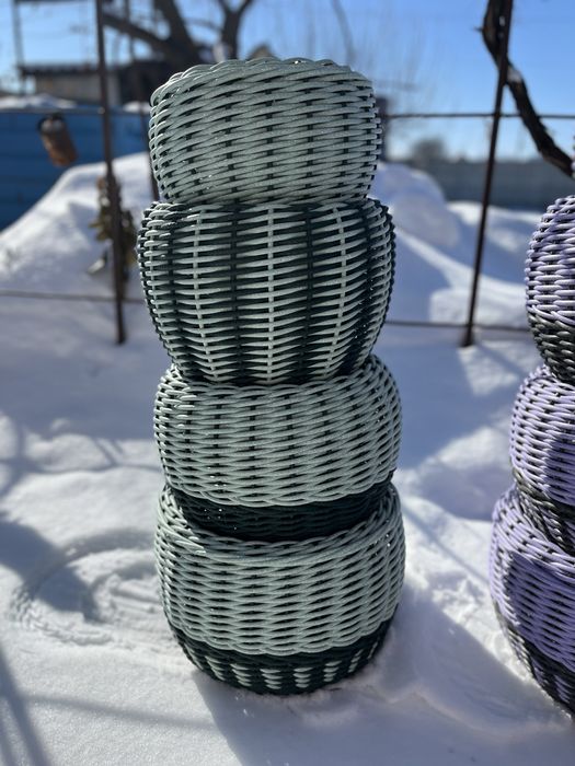 Кашпо ручної роботи з ротангу