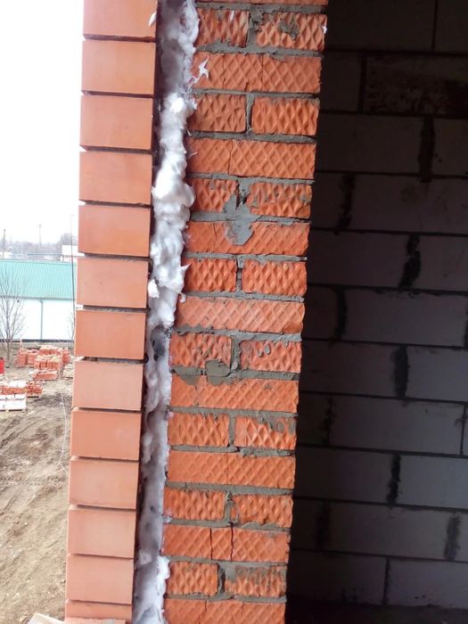 Утеплення Піноізолом Закачка пустот стіни, та горища. Піноізол +