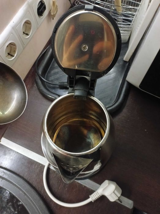 Електрочайник чистый исправный