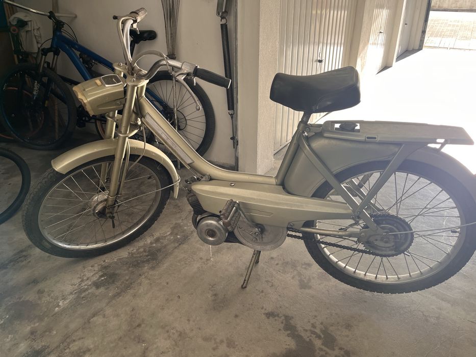 mobylette Peugeot