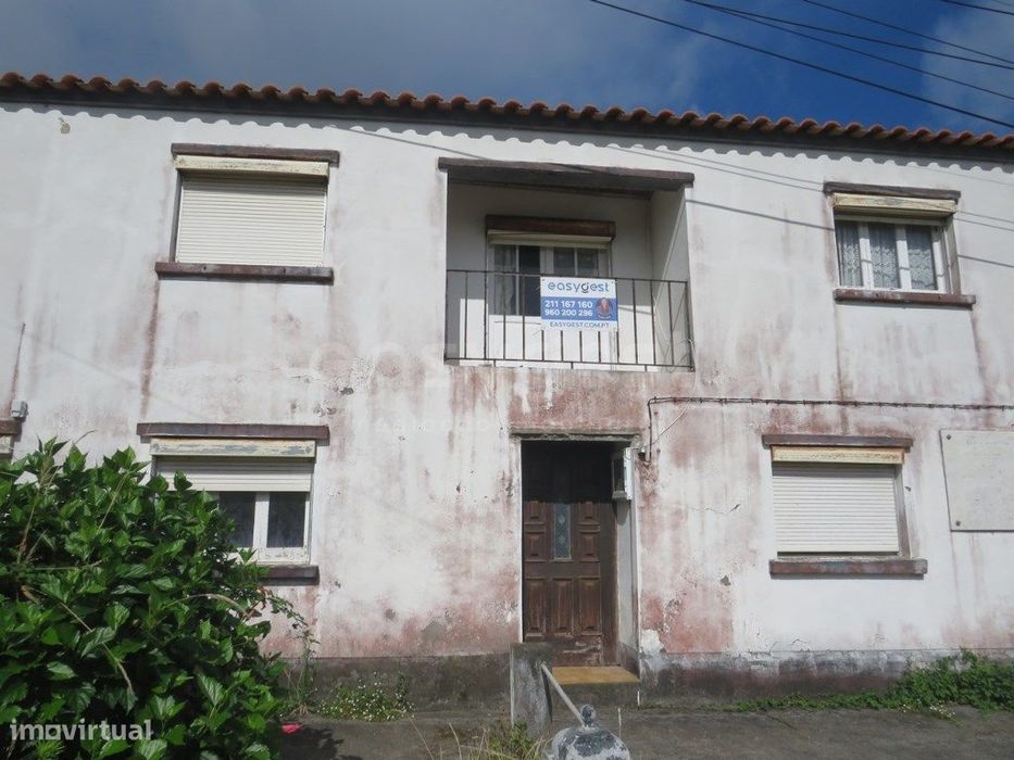4-Bedroom Villa with Garage in Ajuda da Bretanha