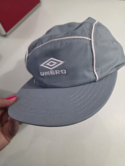 Czapka z daszkiem umbro blekitna
