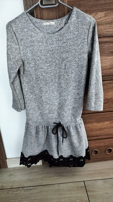 Sukienka szara koronka