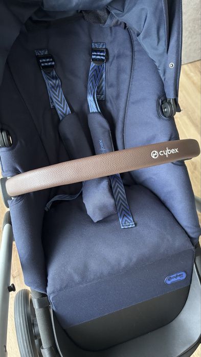 Cybex Eos Lux - carrinho 2 em 1 com alcofa + adaptadores