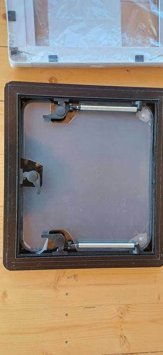 Okno w ramie 50x45 wraz z moskitiera przyczepa kamper