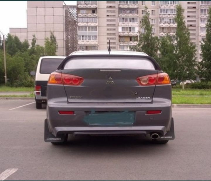 Бризговики Митсубиси Лансер 9 Х Галант Каризма L300 L400 Колт Грандис