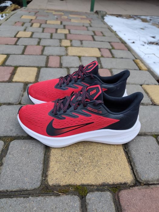 Кроссовки Nike 42