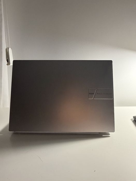 Portátil asus vivobook 2024