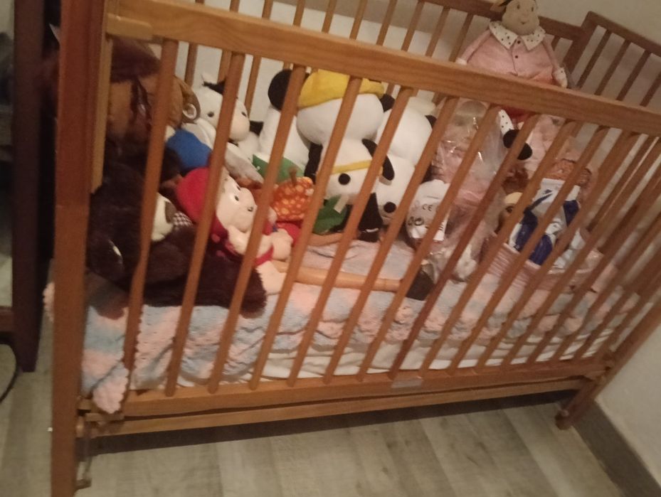 Berço  de pinho usado