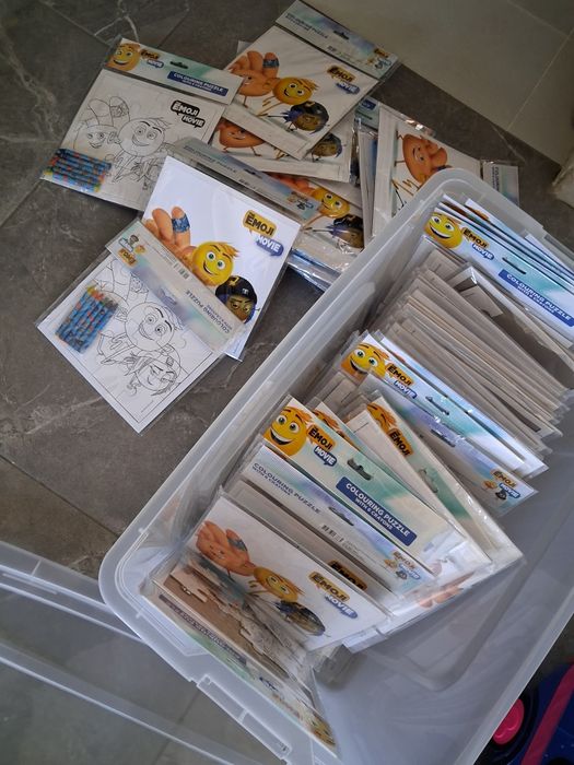 Puzzle kolorowanki do kolorowania zestaw dzień dziecka 61szt
