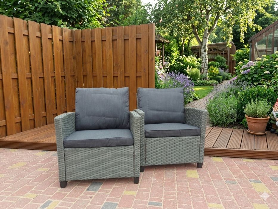 Promocja.Meble ogrodowe duuża sofa dwa fotele, stół .z półką.