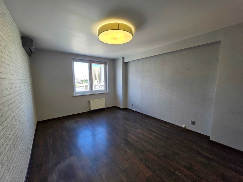 Ціну знижено! Від власника! Продаж 4-к квартири вул. Раїси Окіпної 4. 5 поверх