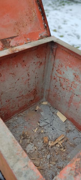 металевий контейнер