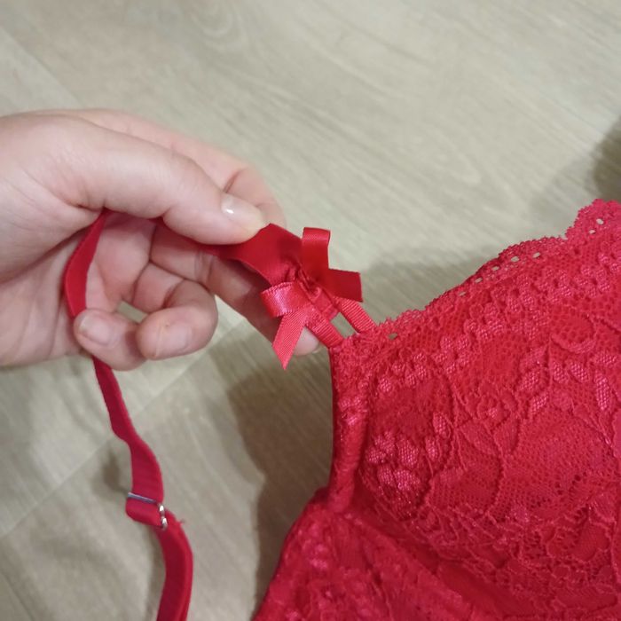 Новий бюстгалтер ліф