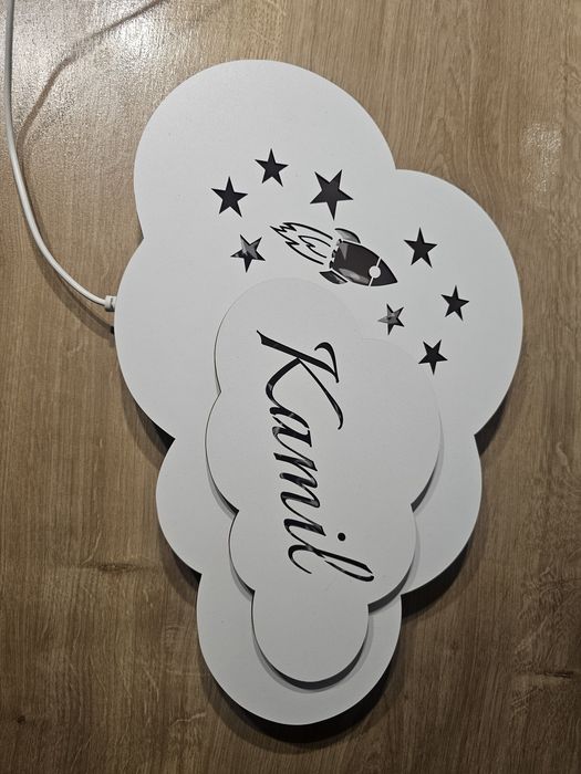 Lampa ścienna LED z grawerem imienia Kamil