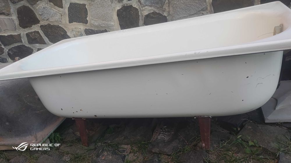 Продам ванну у Прилуцькому